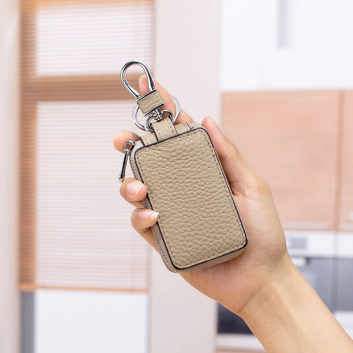 Unisex Leather Key Holder – Universal Car Case_CUAB00377