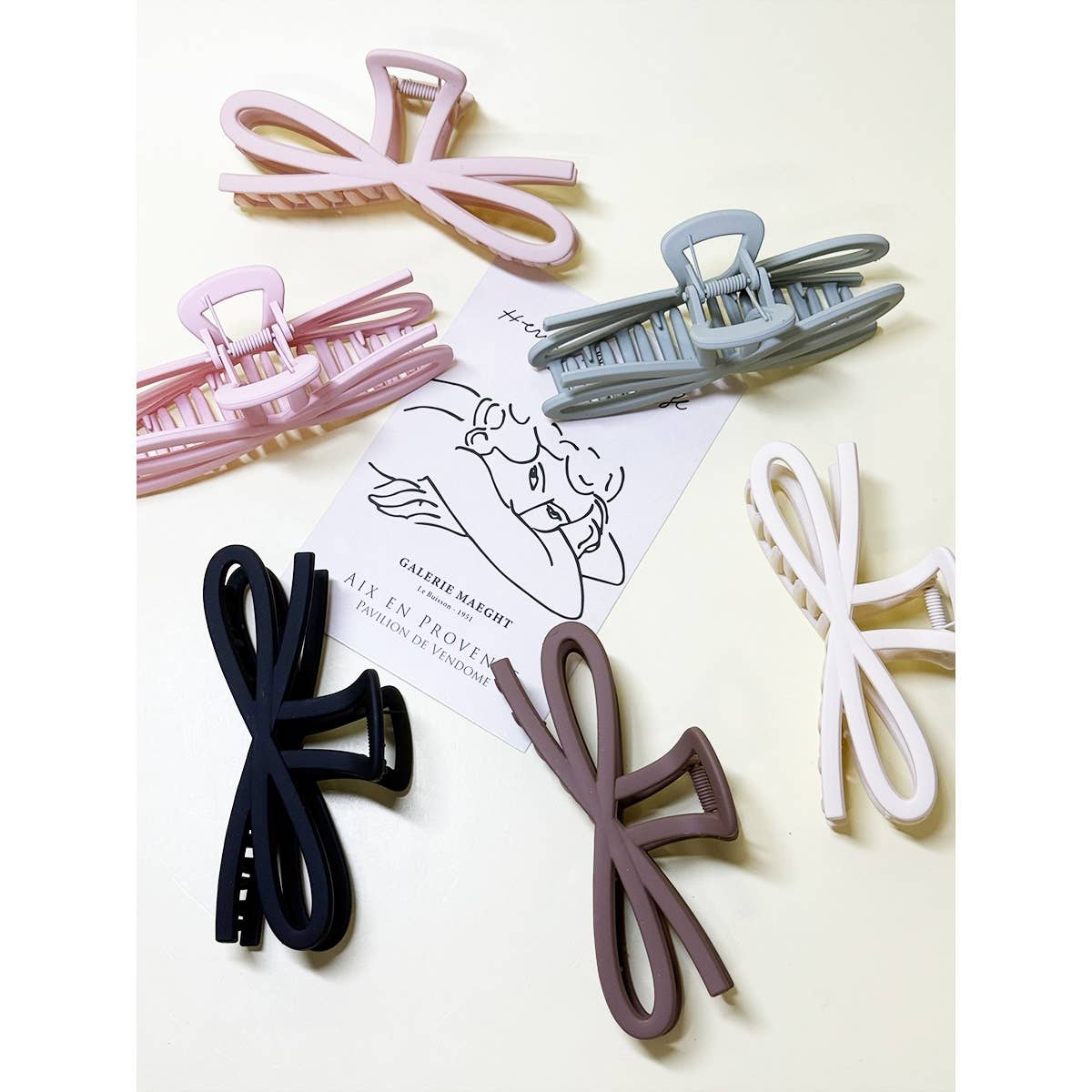 2806 Jumbo Matte Bow Shape Hair Claw