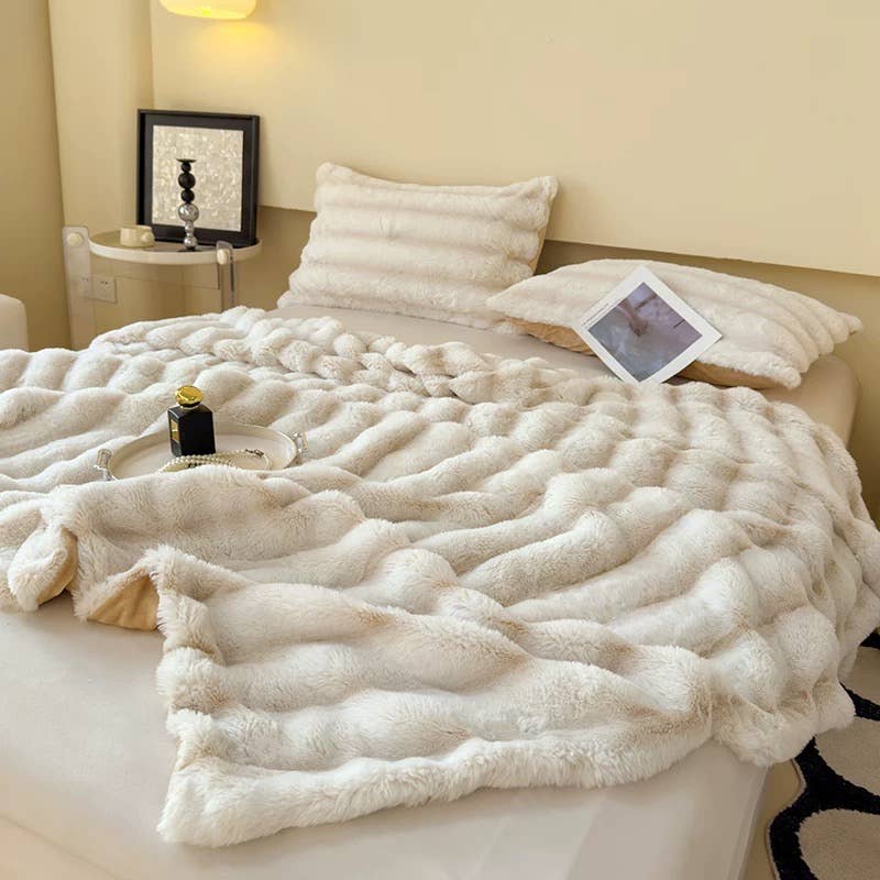 Ultra Soft Faux Rabbit Fur Throw Blanket, White, Queen Size (60" x 80" / 150 x 200 cm)