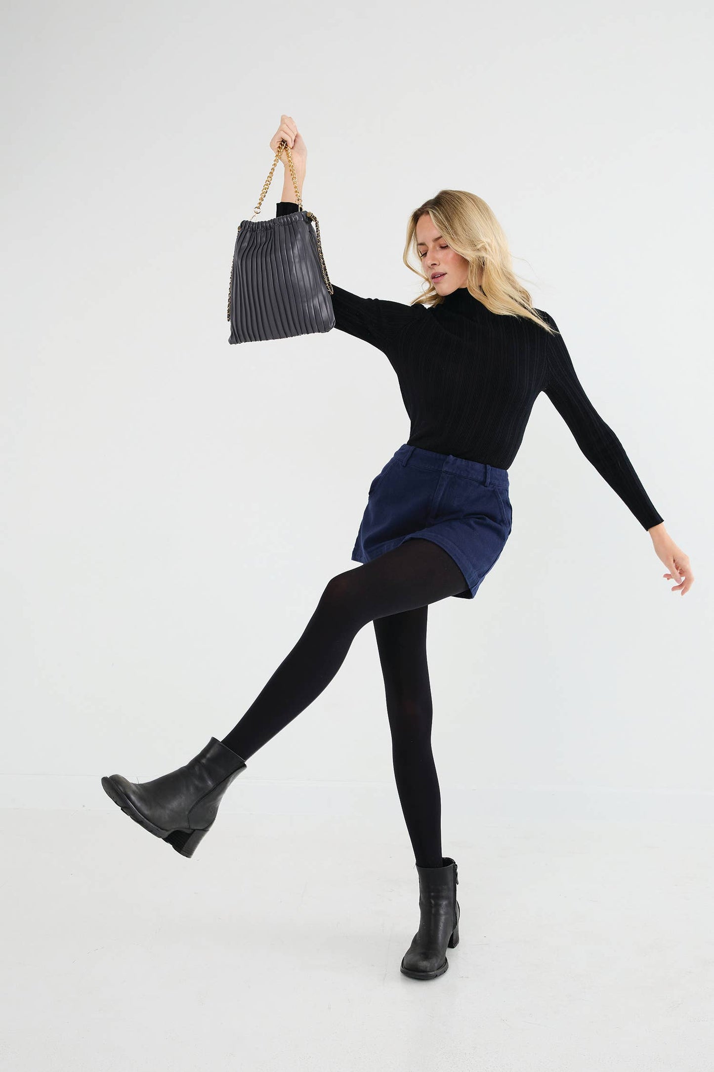 Singapore Pleated Bucket Bag – Chain Strap | JN2584