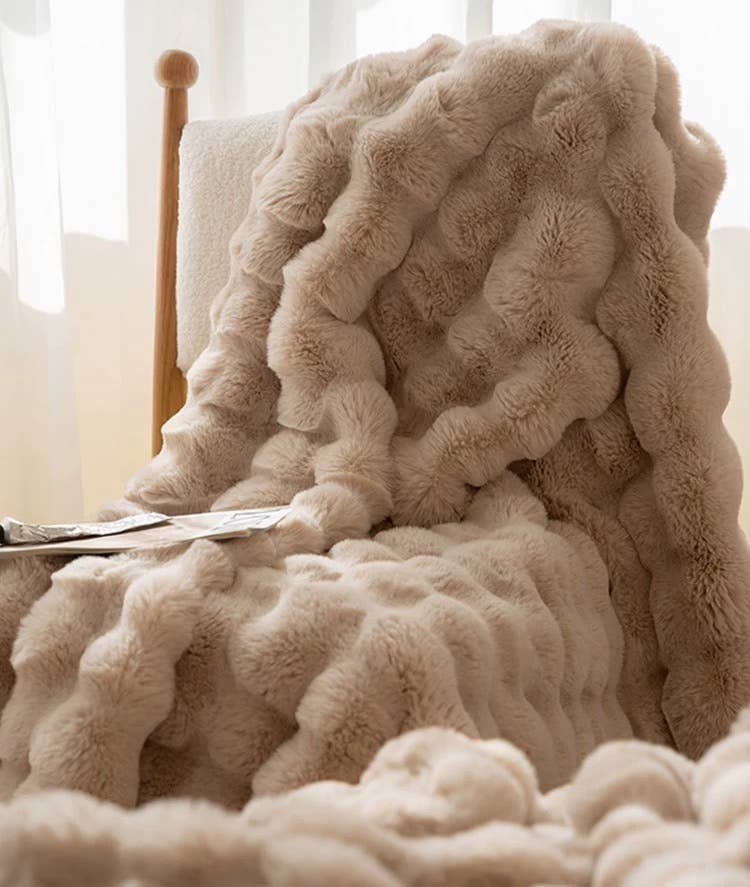 Ultra Soft Faux Rabbit Plush Furry Throw Blankets 1000GSM
