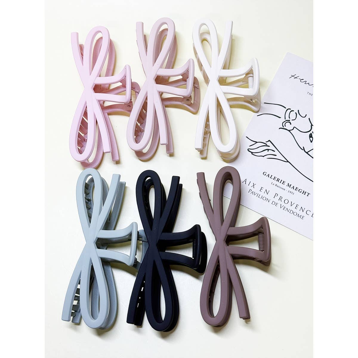 2806 Jumbo Matte Bow Shape Hair Claw