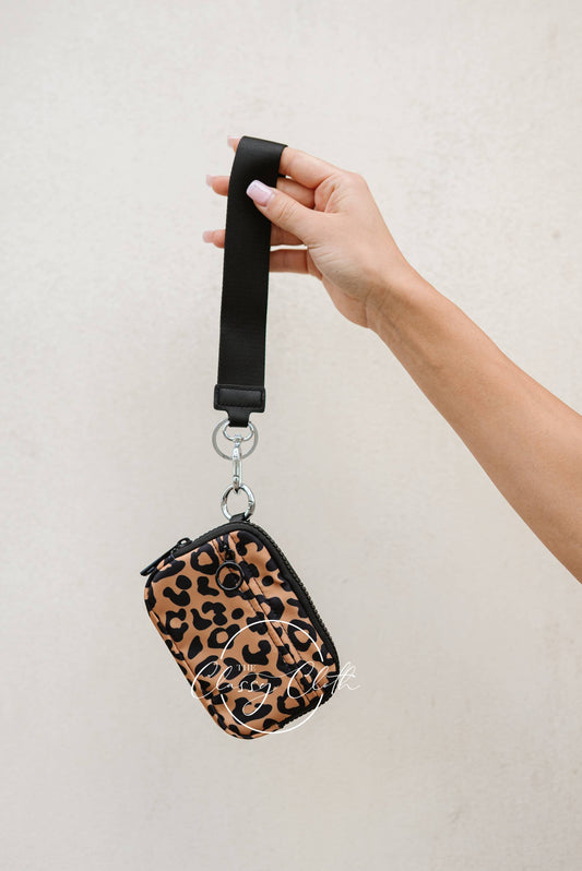 882 Willow Wristlet Wallet - Cheetah RTS