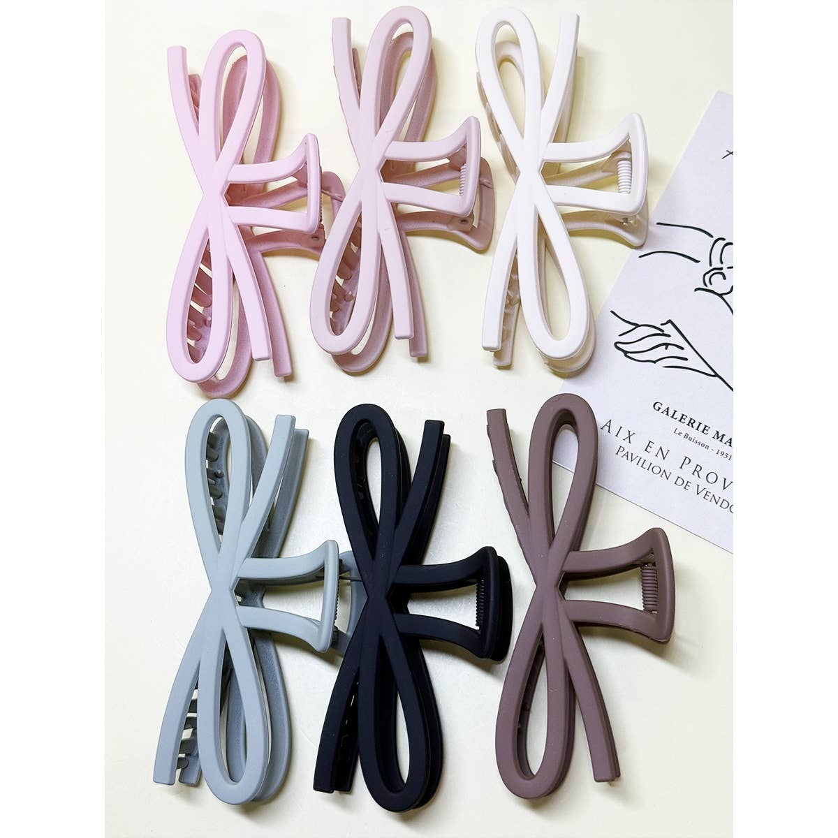 2806 Jumbo Matte Bow Shape Hair Claw
