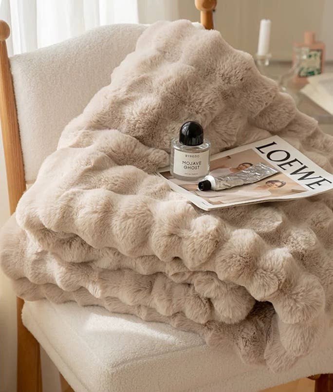 Ultra Soft Faux Rabbit Plush Furry Throw Blankets 1000GSM