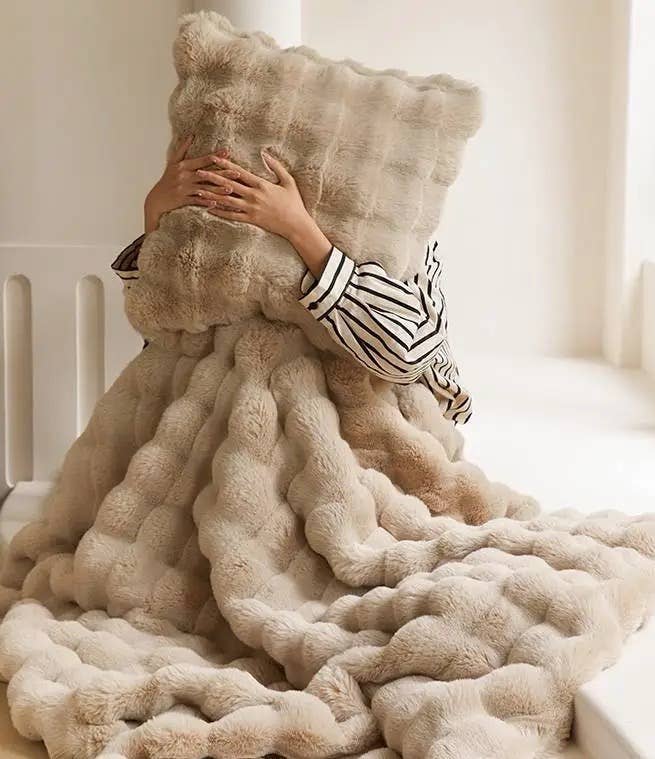 Ultra Soft Faux Rabbit Plush Furry Throw Blankets 1000GSM