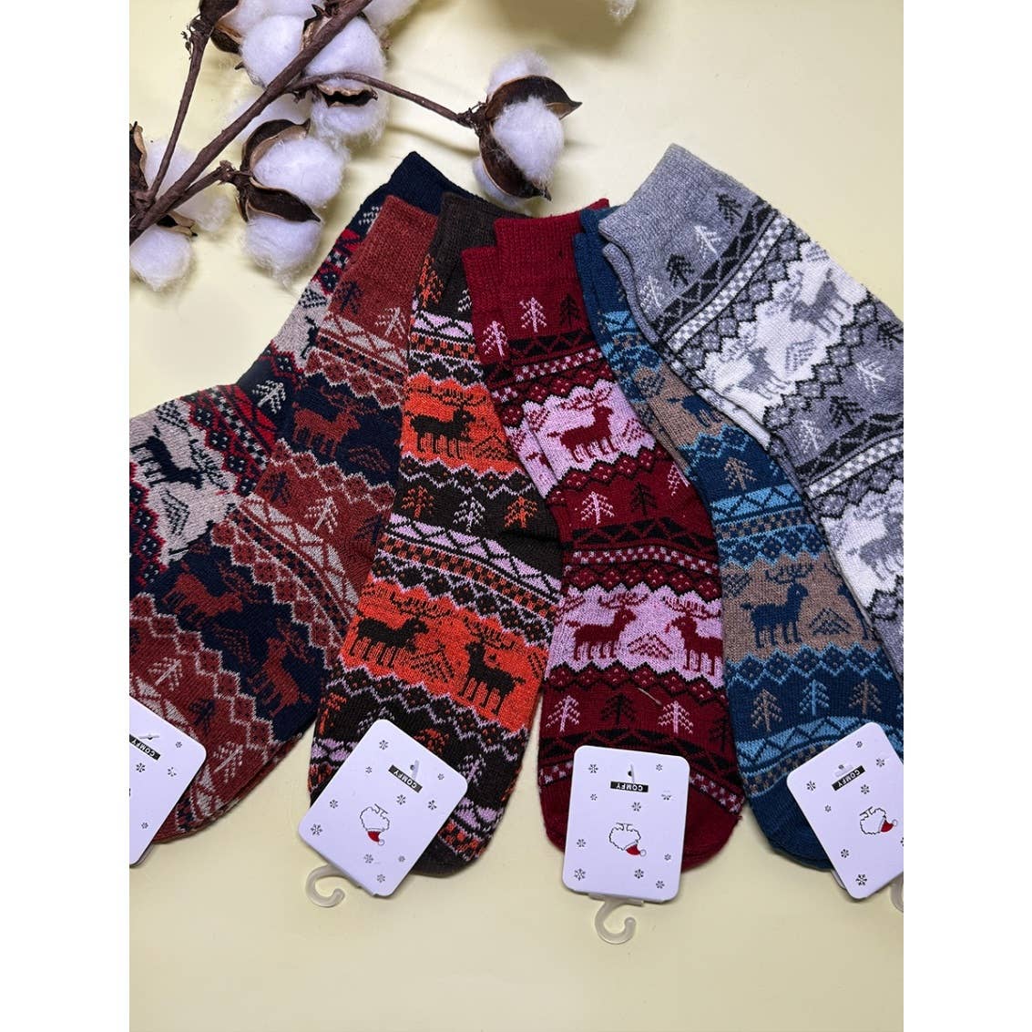 2815 Unisex Dark Tone Reindeer Theme Cozy Cabin Socks